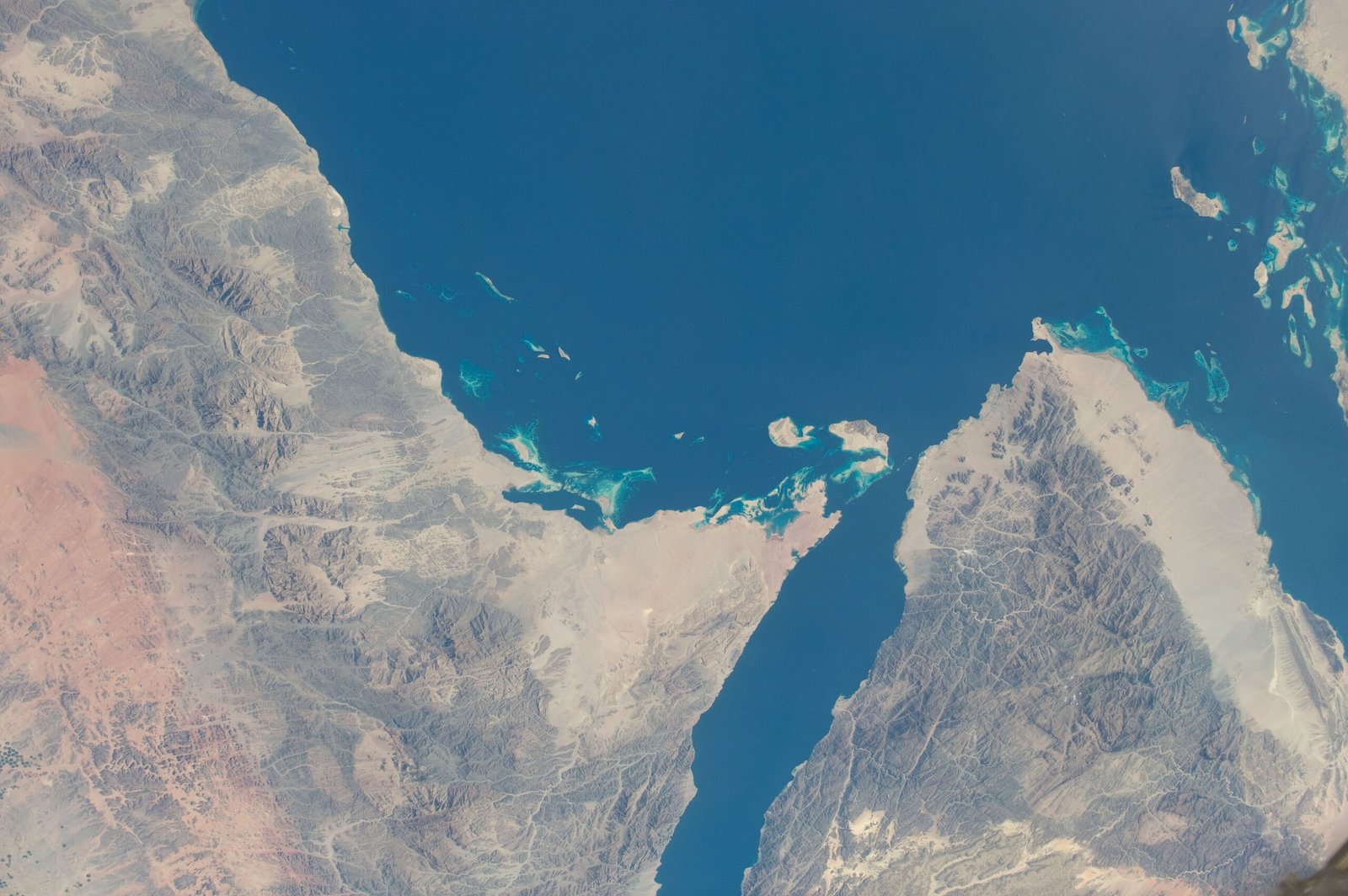 Photograph from the International Space Station showing the Gulf of Aqaba between the Sinai Peninsula and Arabia.